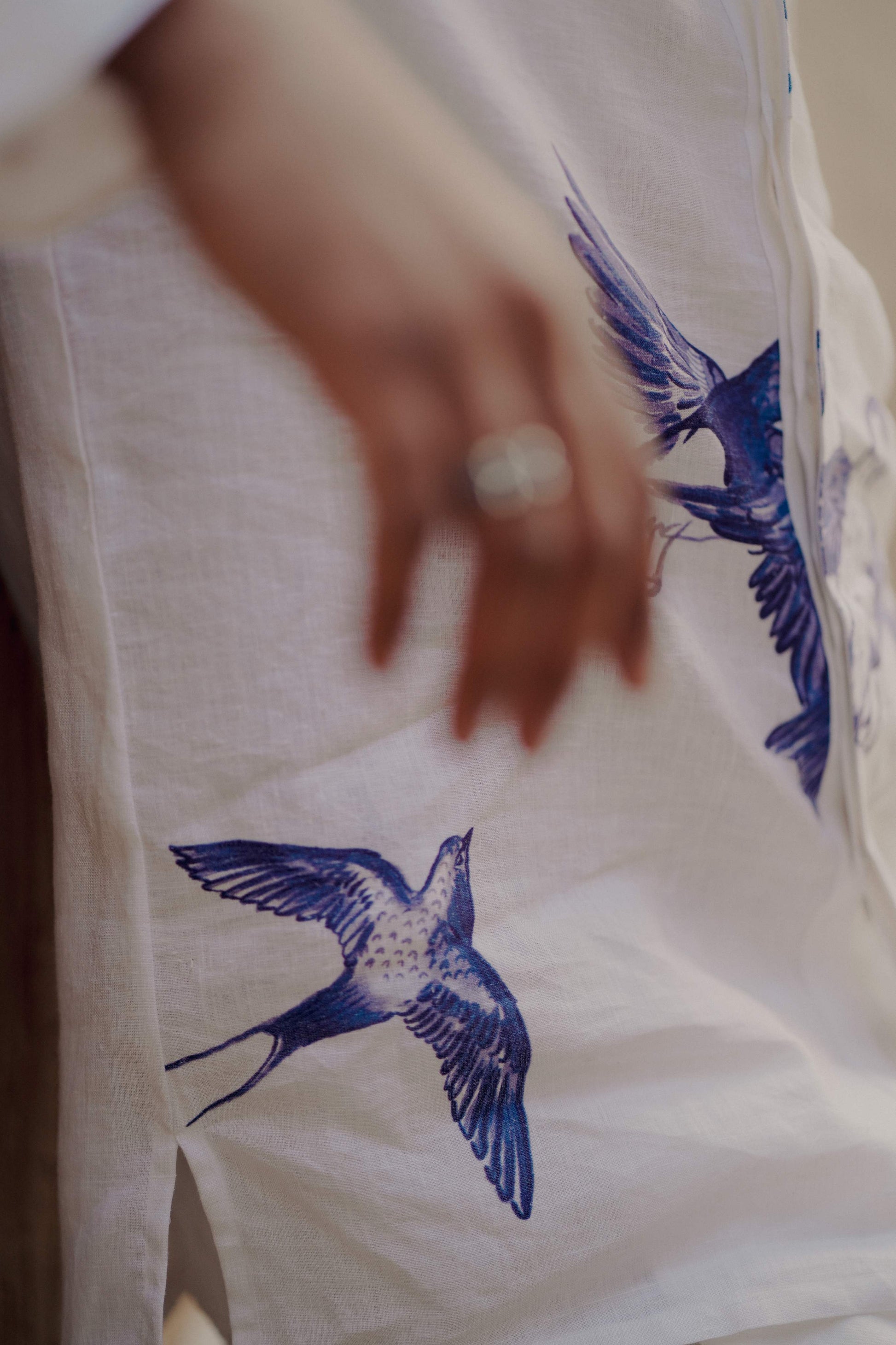 HOS Blue Sparrow Printed White Cotton Linen Mens Shirt print close up  