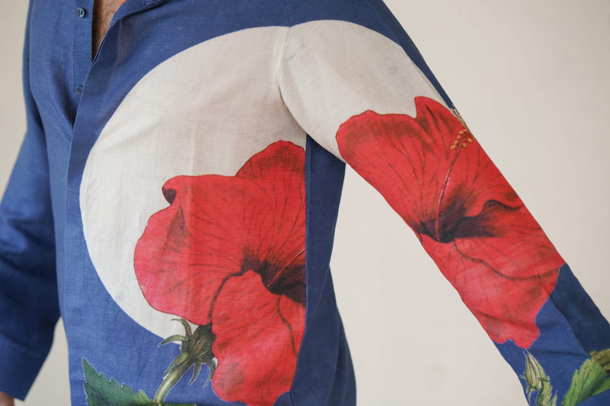 HOS Printed Hibiscus Blue Mens Cotton Linen Shirt close up of flower 2